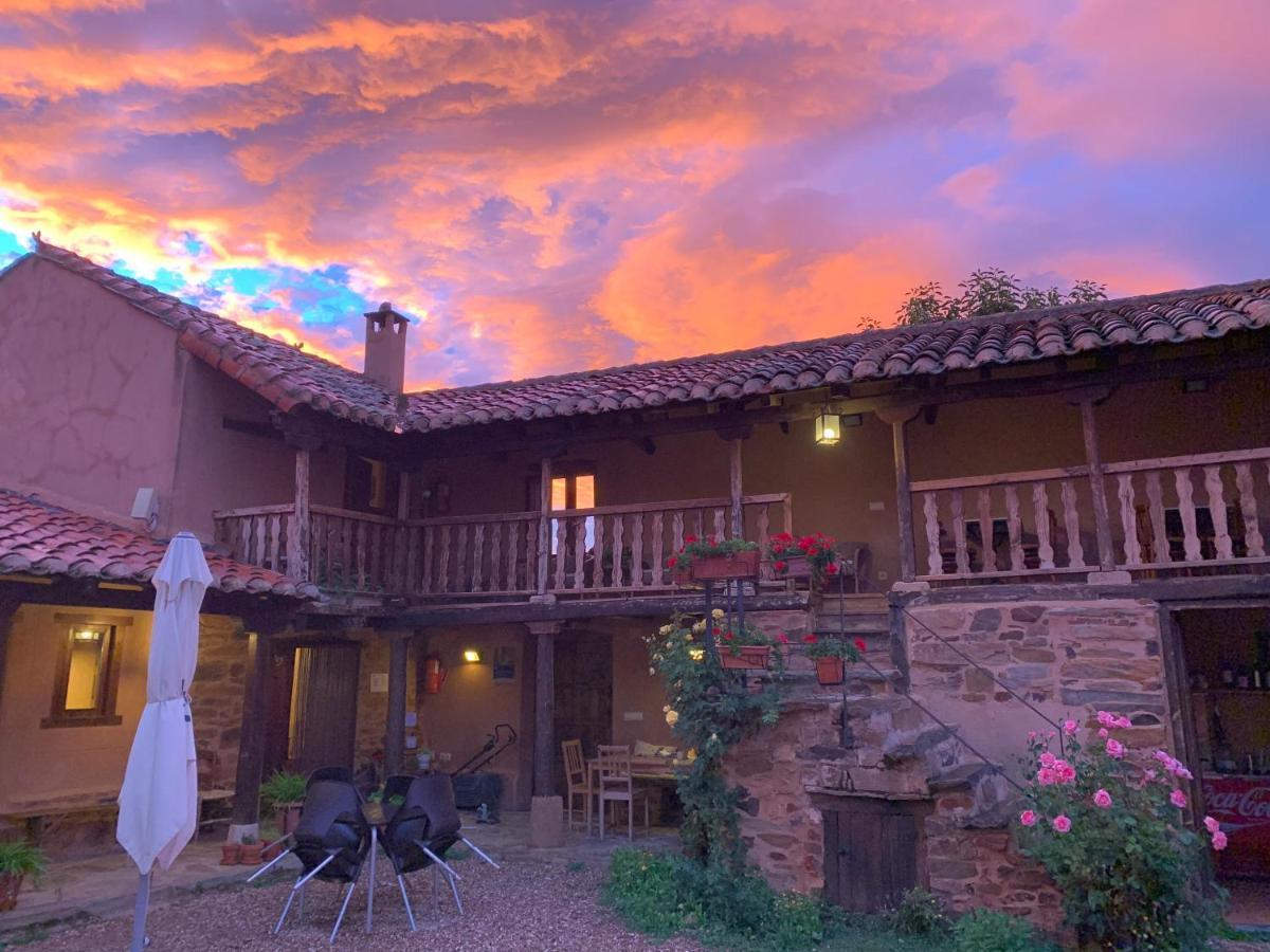 Casa Rural Las Aguedas Murias de Rechivaldo エクステリア 写真